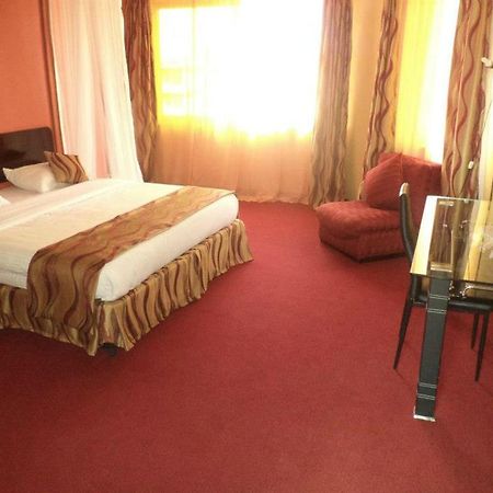 Royal City Dubai Complex Kisumu Eksteriør billede