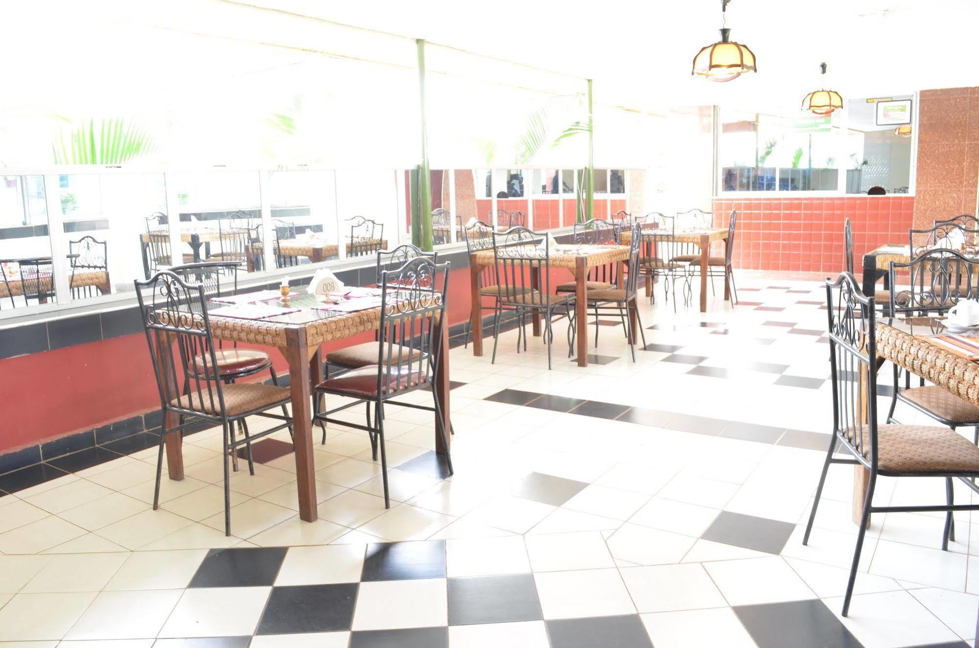 Royal City Dubai Complex Kisumu Eksteriør billede