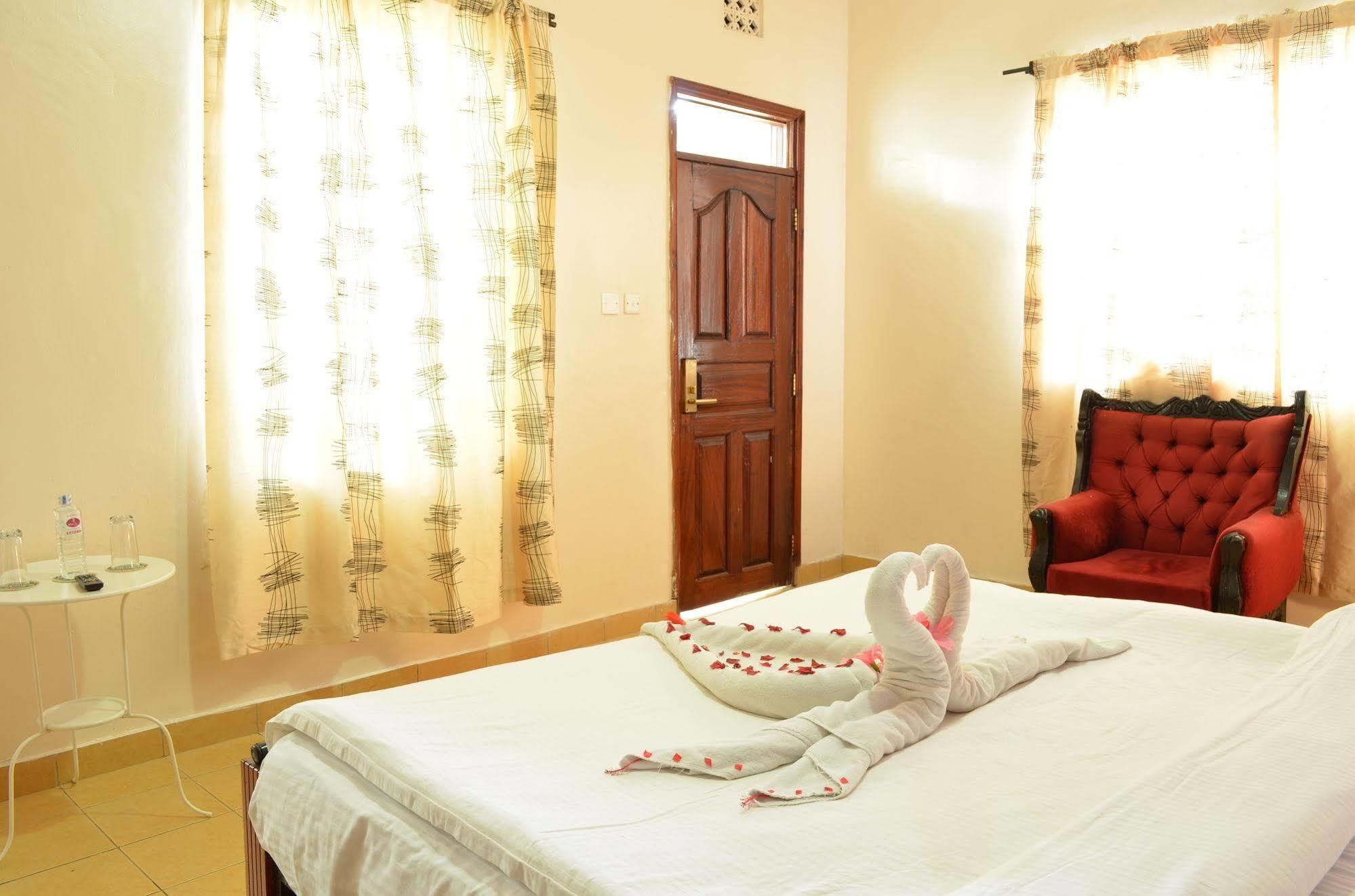 Royal City Dubai Complex Kisumu Eksteriør billede