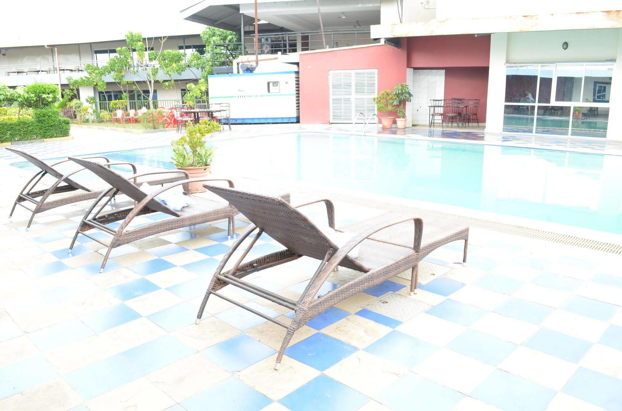 Royal City Dubai Complex Kisumu Eksteriør billede