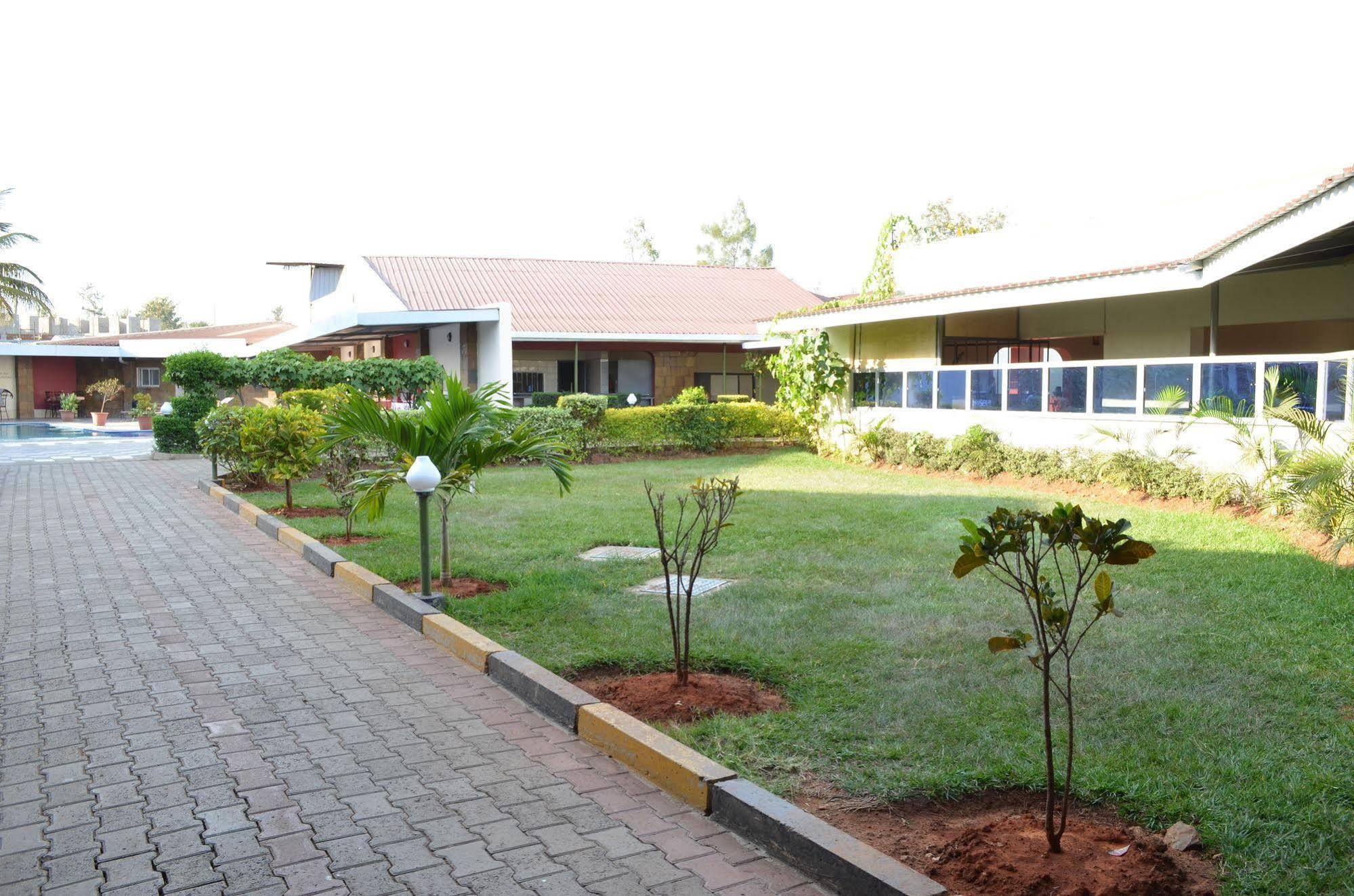 Royal City Dubai Complex Kisumu Eksteriør billede